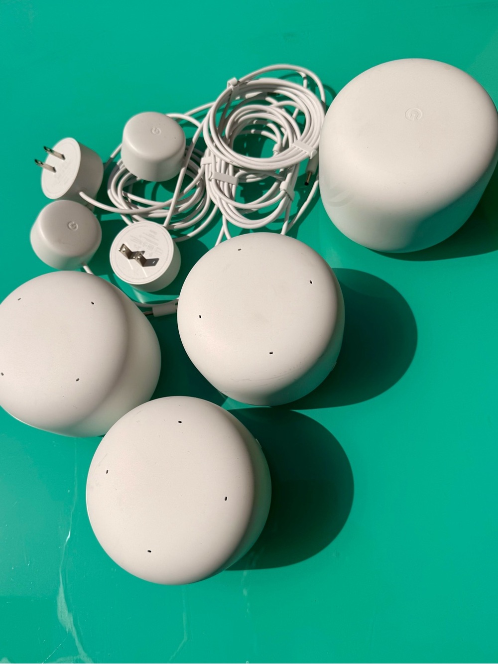 Google Nest HD2 Mesh Wifi Router Base in White - Picture 5 of 8